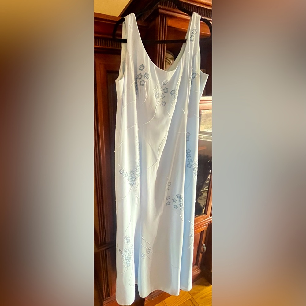 Beautiful sky blue dress, size 22, brand MIMI